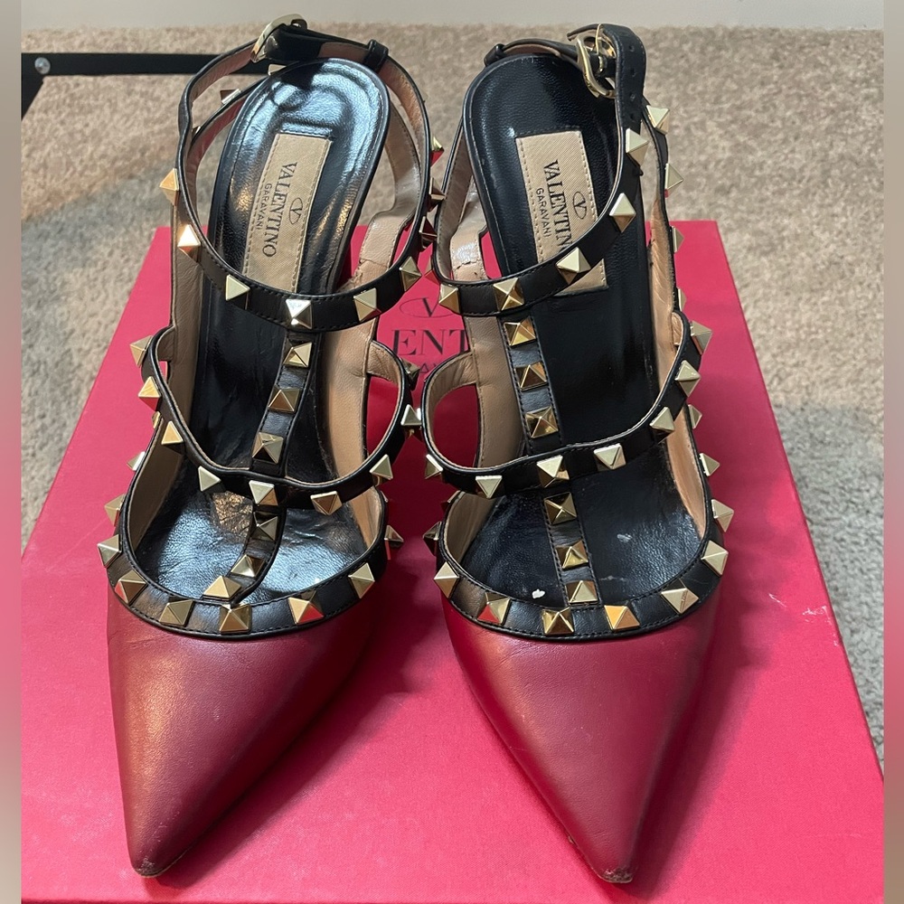 Valentino Garavani Rockstud 100mm Slingback High-Heel, Burgandy Leather, 37.5
